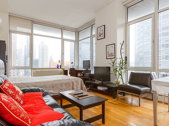 3rd image of 635 W 42nd St APT 21G