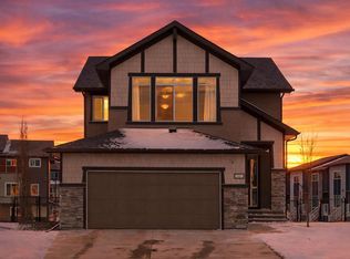 12 N Ranchers Bay, Okotoks, AB T1S 0P2