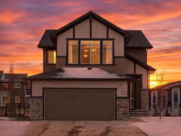 12 N Ranchers Bay, Okotoks, AB T1S 0P2
