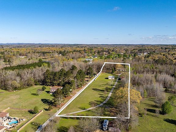 3rd image of 1810 Snow Ln