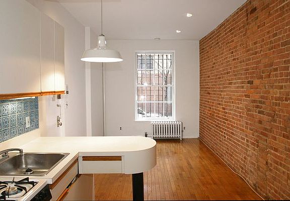 3rd image of 321 E 75th St APT 1FW