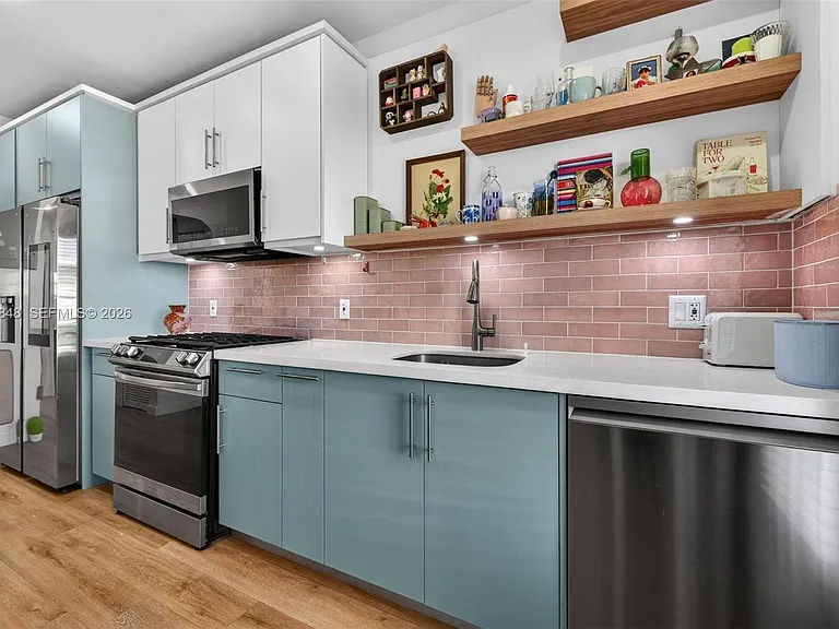 8600 Byron Ave #9 — Photo 12