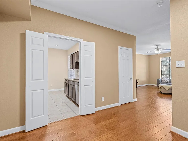 2255 Braeswood Park Dr #146 — Photo 6