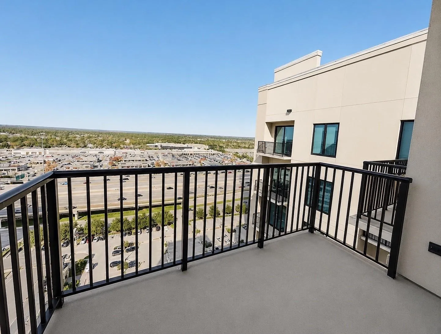 1 bed, 1.0 bath, 565 sqft, $1,689 — Photo 4