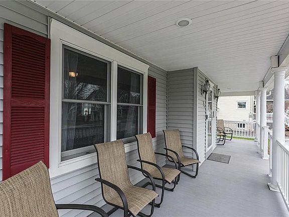 4th image of 39 Hulburt Ave