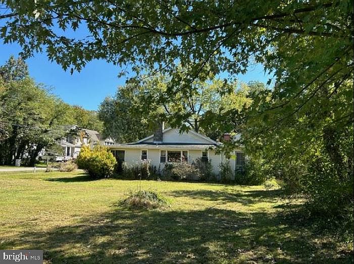 2nd image of 5027 Chalk Point Rd
