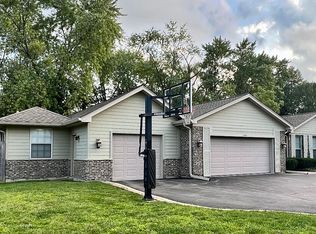 1055 North Ave, Deerfield, IL 60015