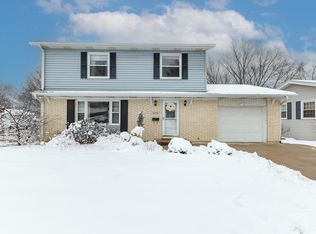 2174 Graham Cir, Dubuque, IA 52002