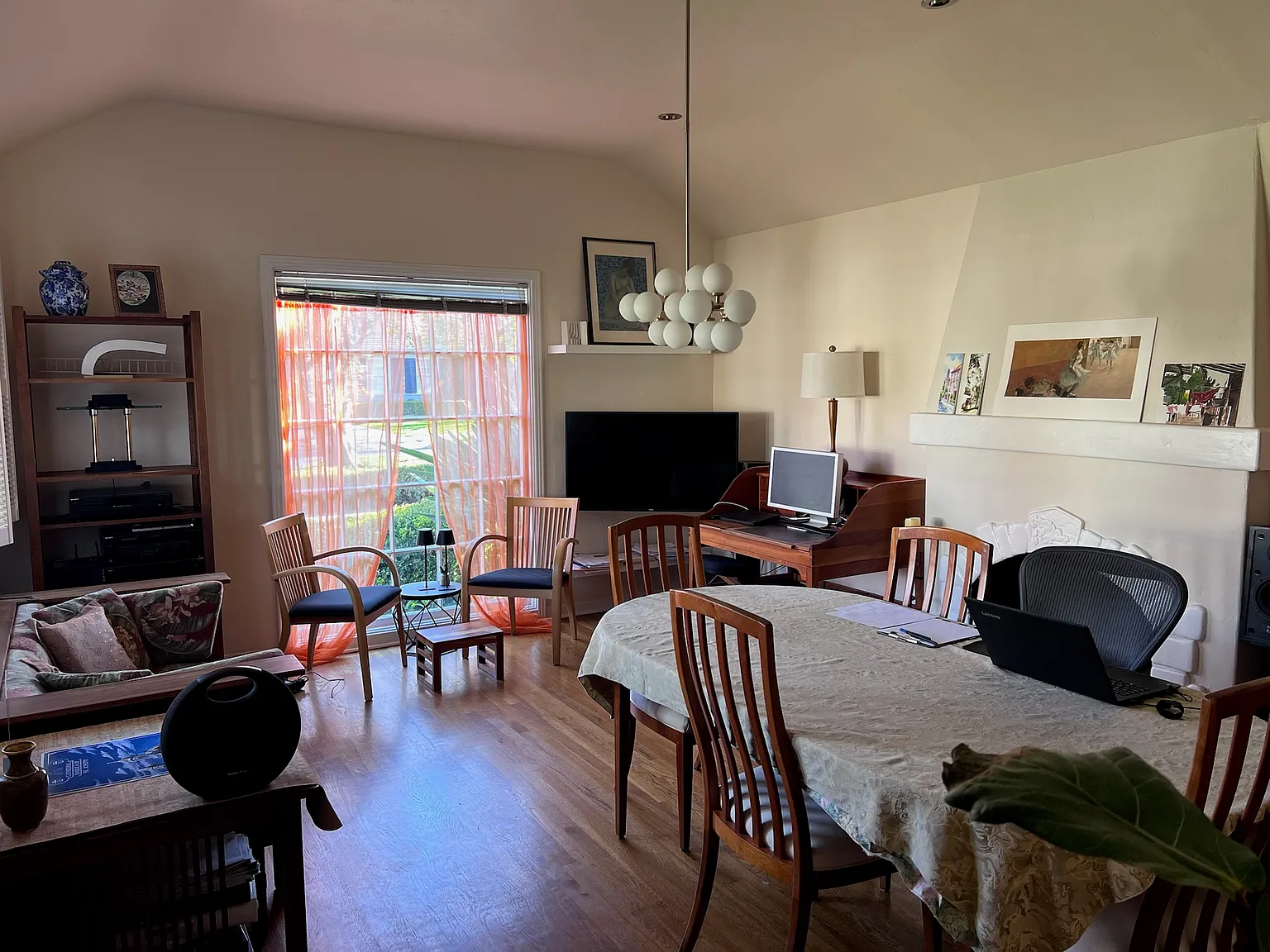 1843 McDaniel Ave — Photo 2