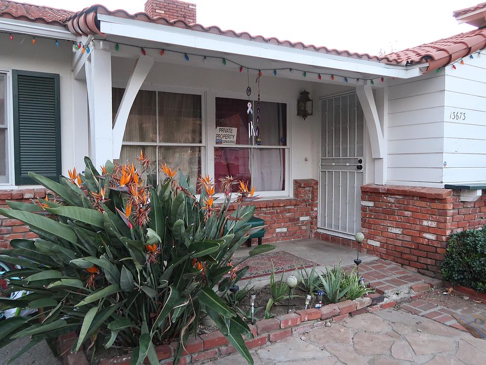 1st image of 13673 Glenoaks Blvd