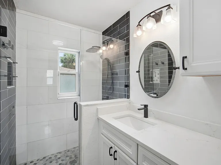 3815 W North B St — Photo 17
