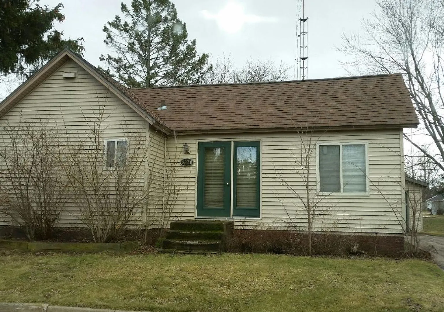 2 Bedroom House — Photo 2