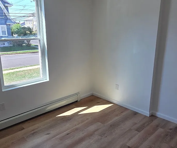 615 Chandler Ave #1 — Photo 7