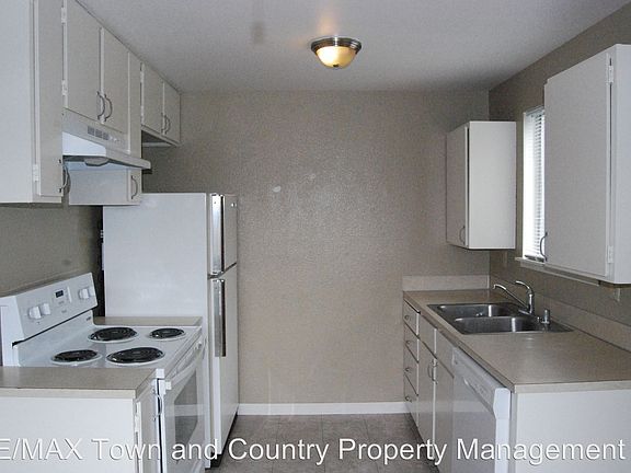 3rd image of 115 Lippert Dr W APT 205