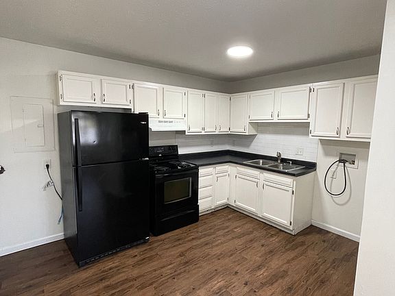 4th image of 704 Frebis Ave