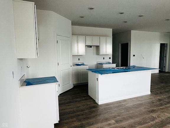 2nd image of 1379 Foxtail Ln