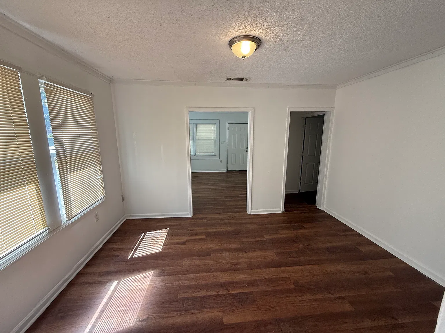 4 bed, 2200 sqft, $1,850 — Photo 4