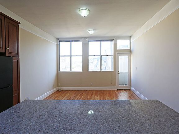 5th image of 2140 Jones St