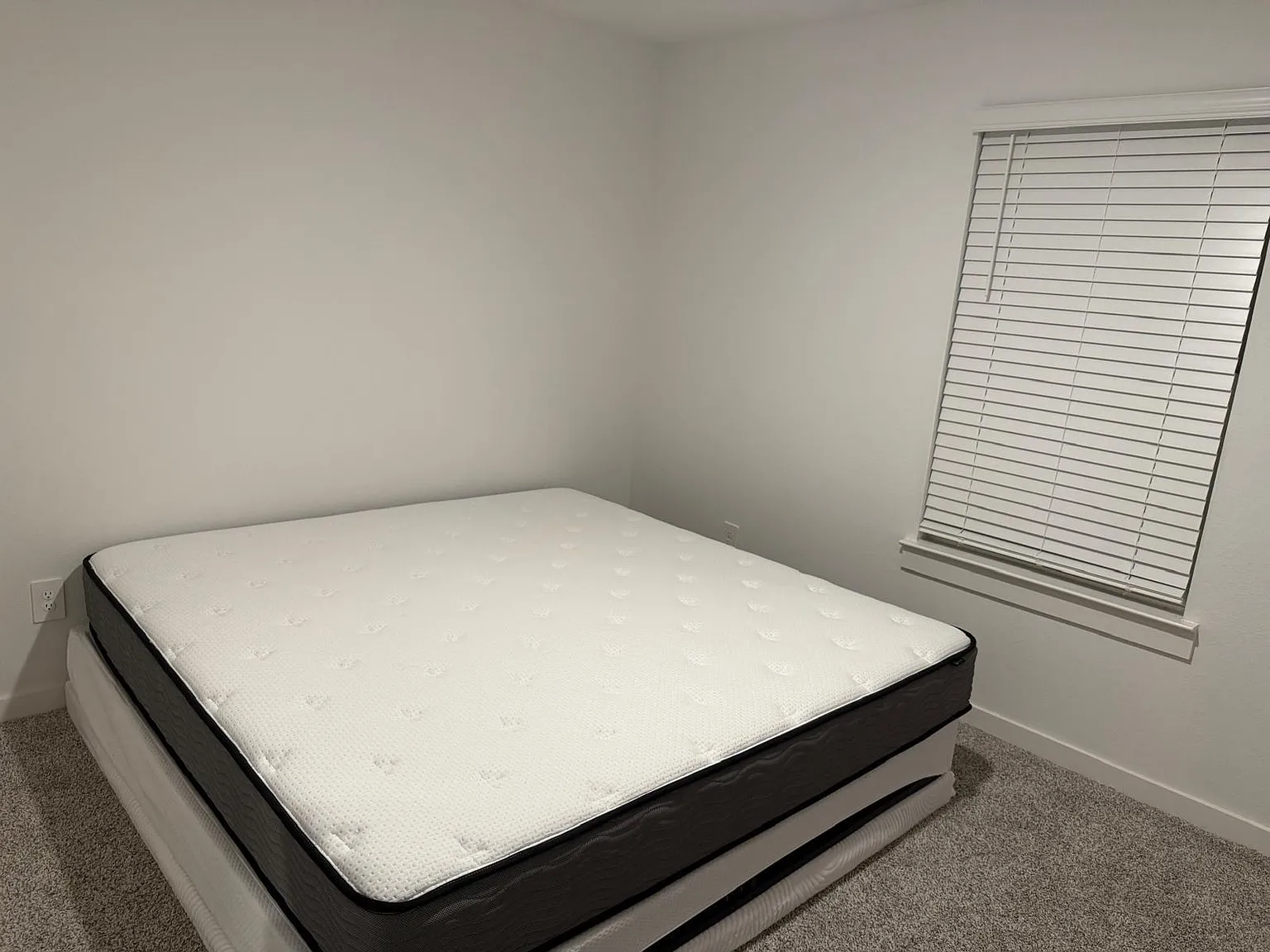 4 bed, 2400 sqft, $2,700 — Photo 3