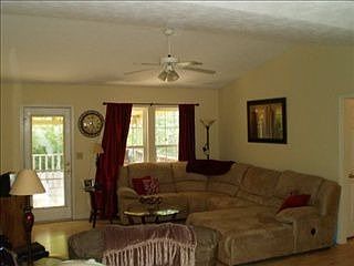 3rd image of 57 Marymont Dr