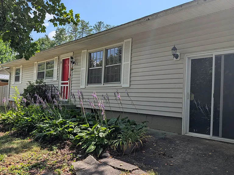 6 Greenbriar Rd — Photo 3