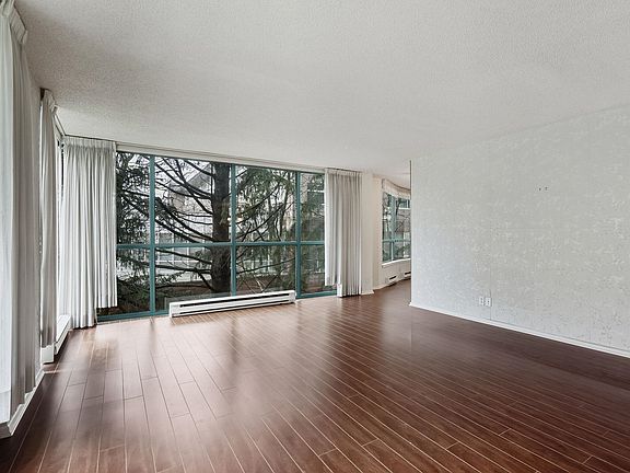 4th image of 8811 Lansdowne Rd #305