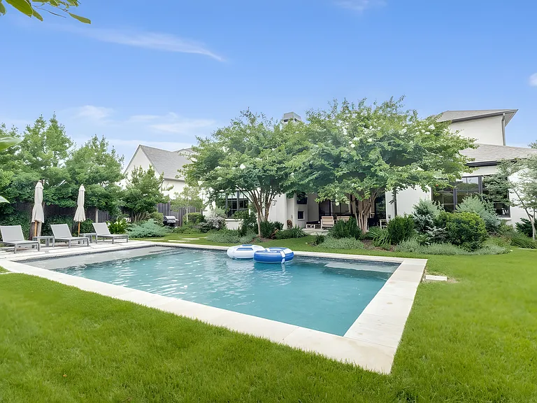 7007 Robin Rd — Photo 1
