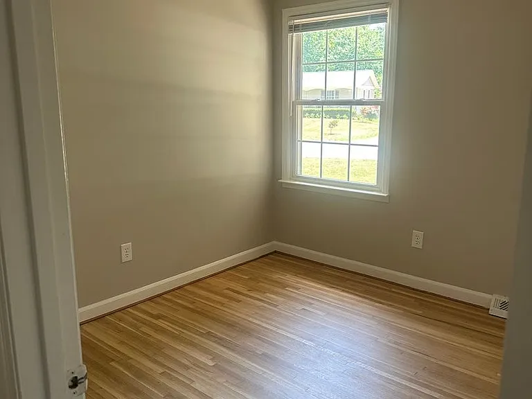 413 Milburn Ct — Photo 12