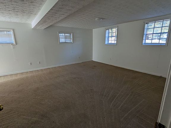 5th image of 6613 Stark Ct