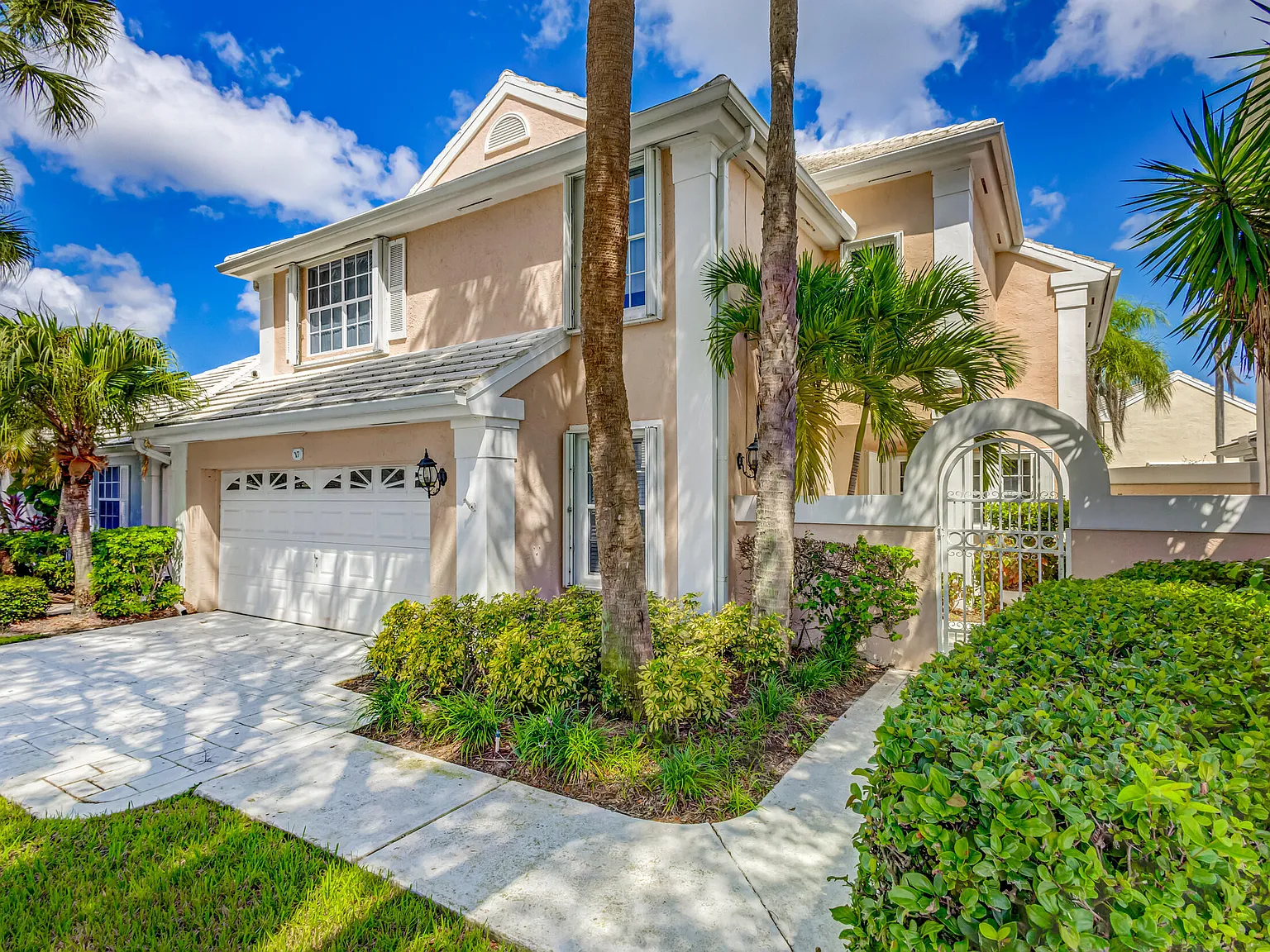 3 bed, 2.5 bath, 2145 sqft, $5,500 — Photo 3