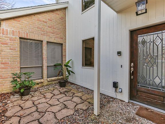 2nd image of 15815 River Roads Dr