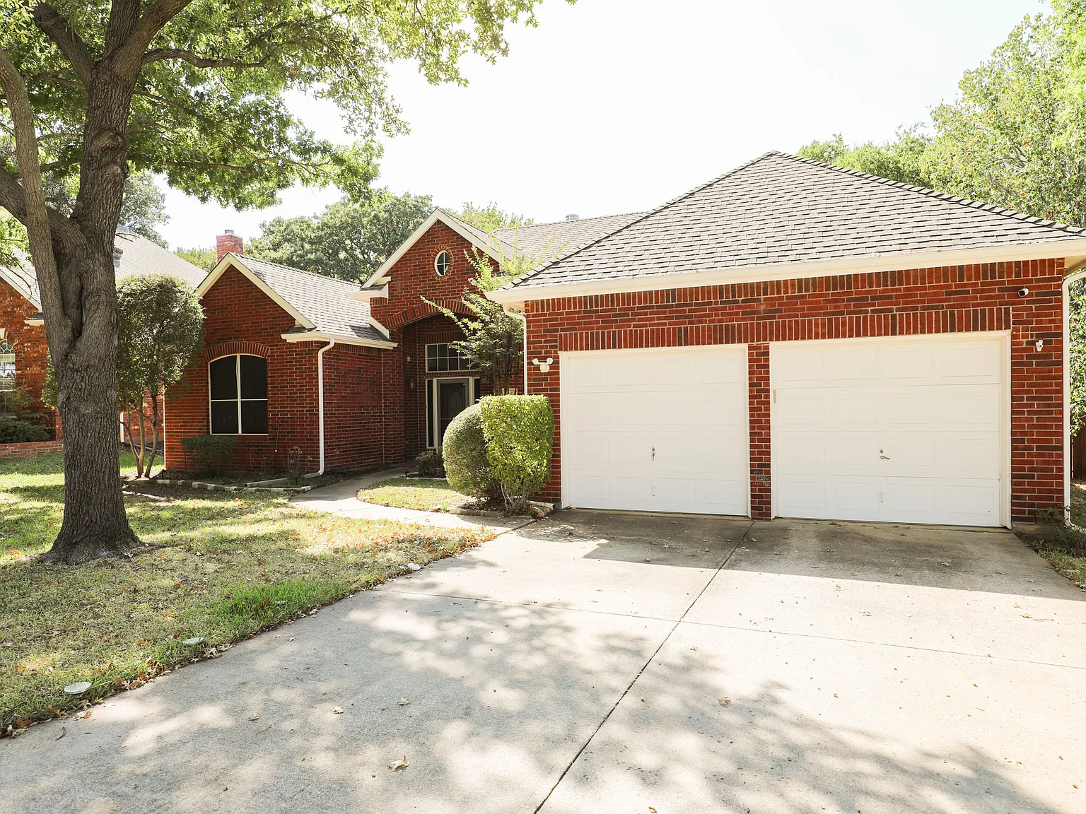 3 bed, 2288 sqft, $3,300 — Photo 3