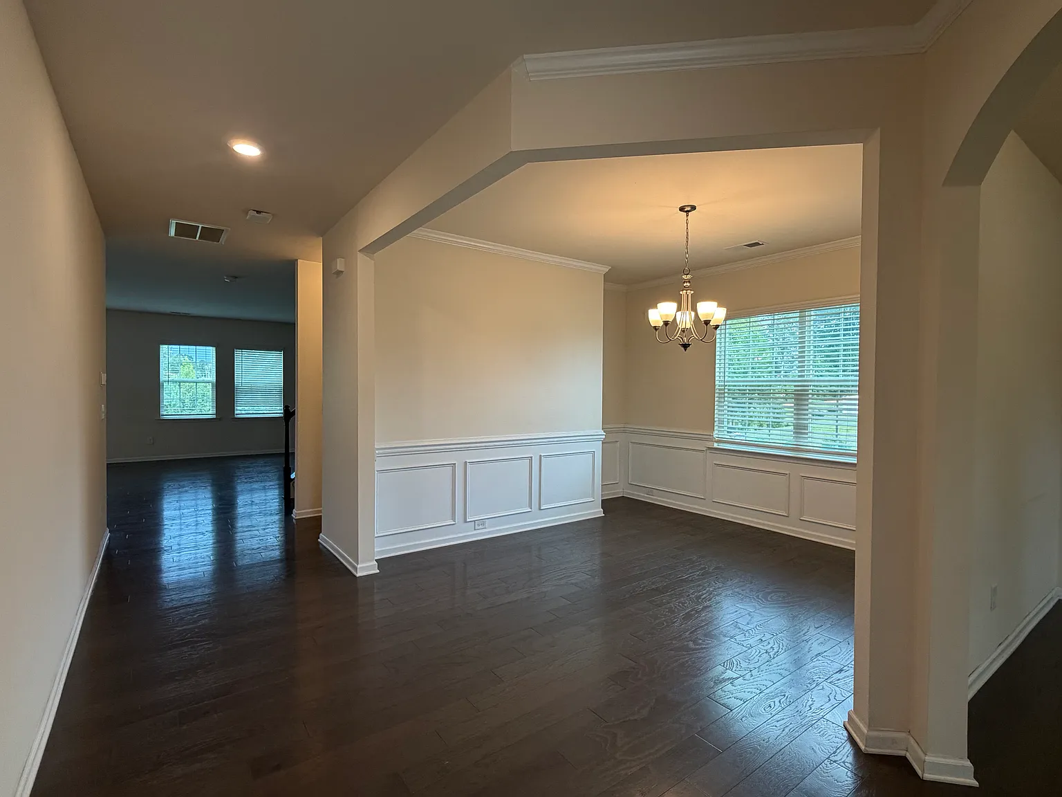 5 bed, 3.5 bath, 2934 sqft, $2,400 — Photo 4
