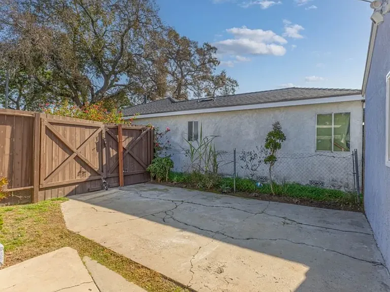 1410 S Olive St #1 — Photo 3