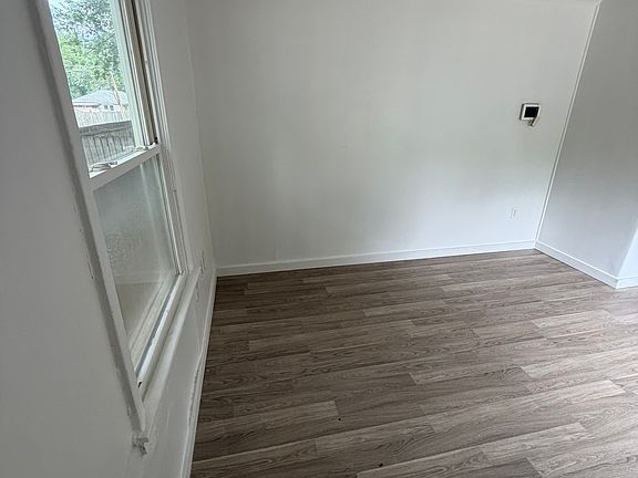 3rd image of 625 W 35th St