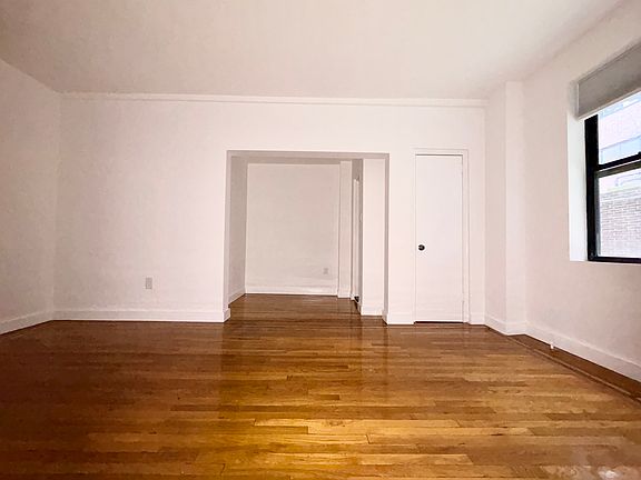 3rd image of 74 W 68th St APT 1E