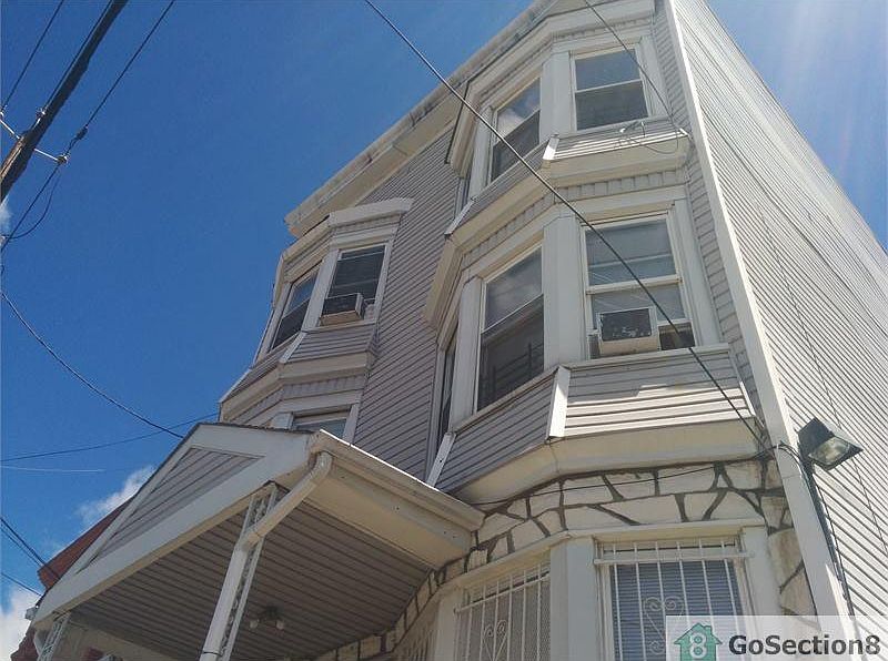 1st image of 118 Badger Ave