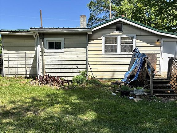 3rd image of 14 Bluespruce Dr