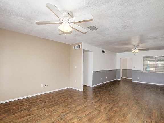 5th image of 3919 W Sunnyside Ave