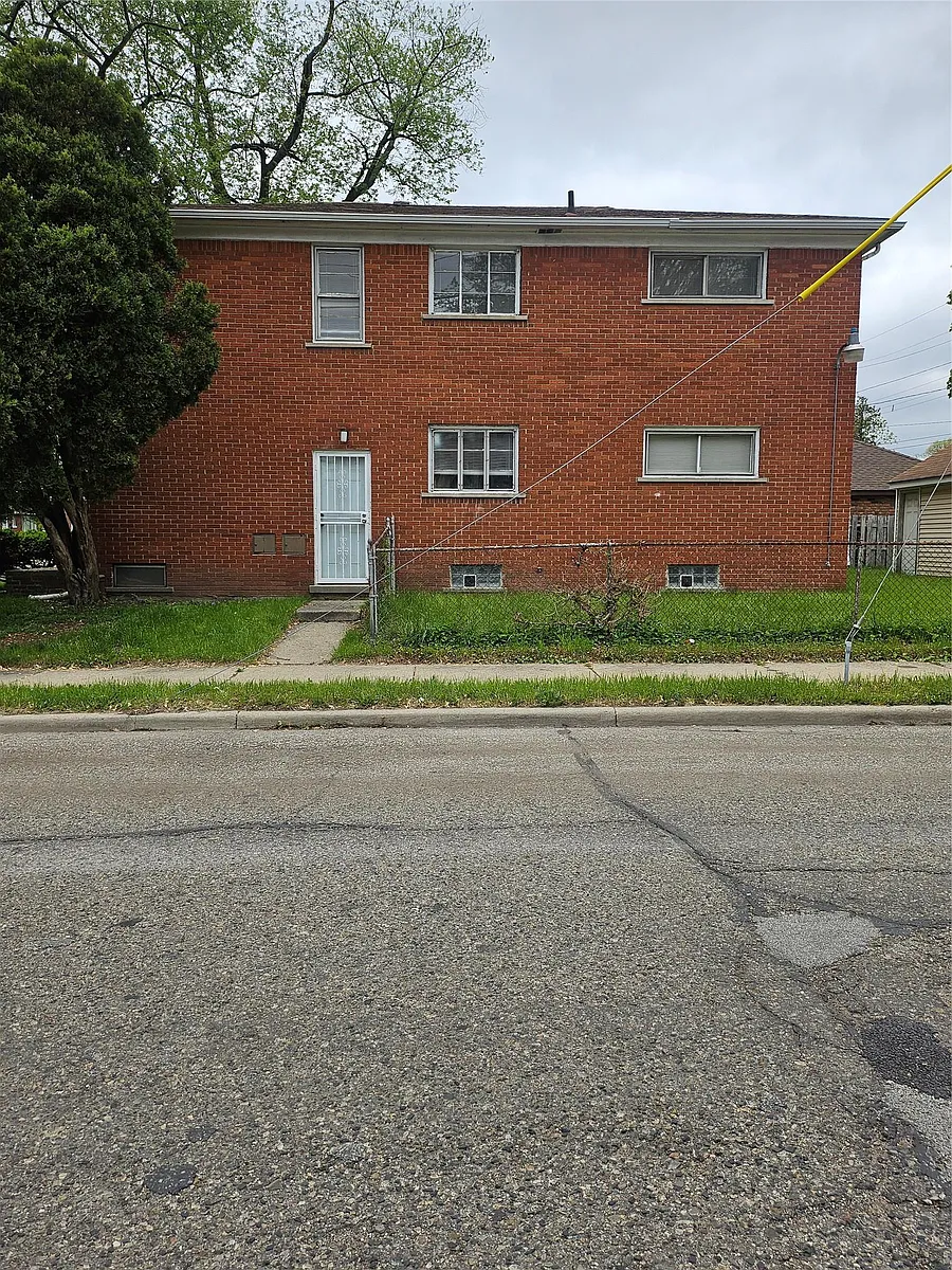 Building Photo - 404 W Golden Gate