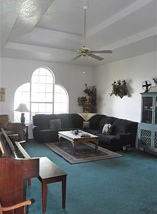 4th image of 2010 Boxwood St