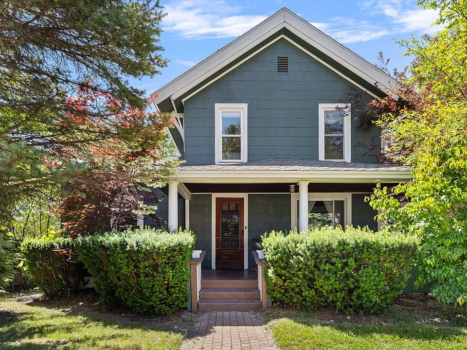 205 N Elm St