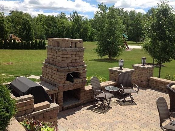 4th image of 2210 Lost Oak Ct