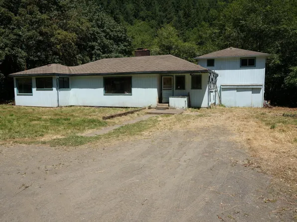 1244 N Yachats River Rd, Yachats, OR 97498