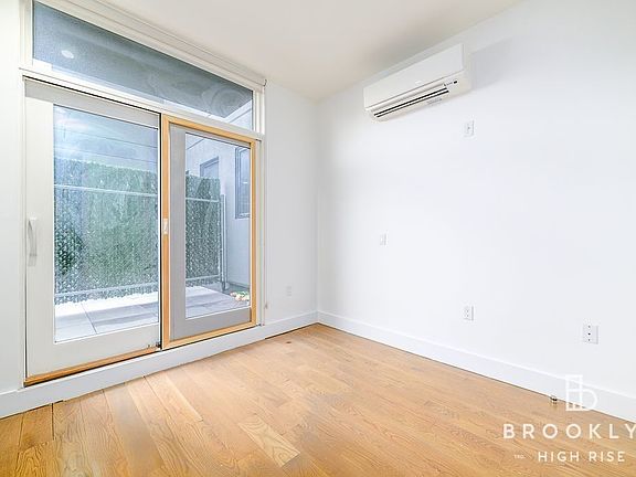 5th image of 530 Midwood St APT 5F