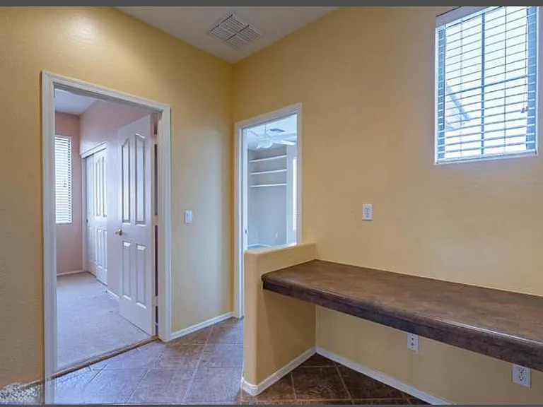 201 W Roadrunner Dr — Photo 11