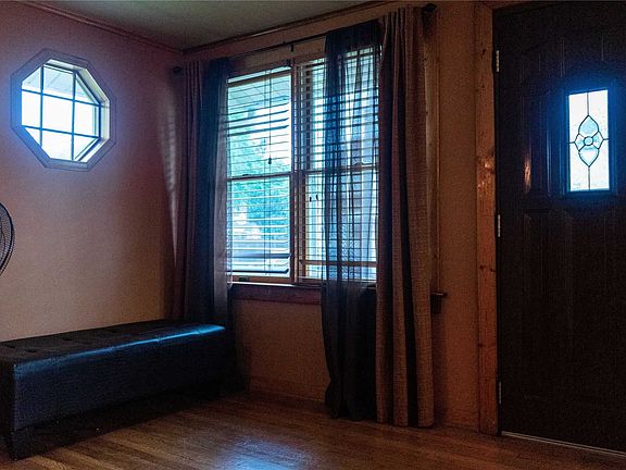 2nd image of 840 Wallace Ave