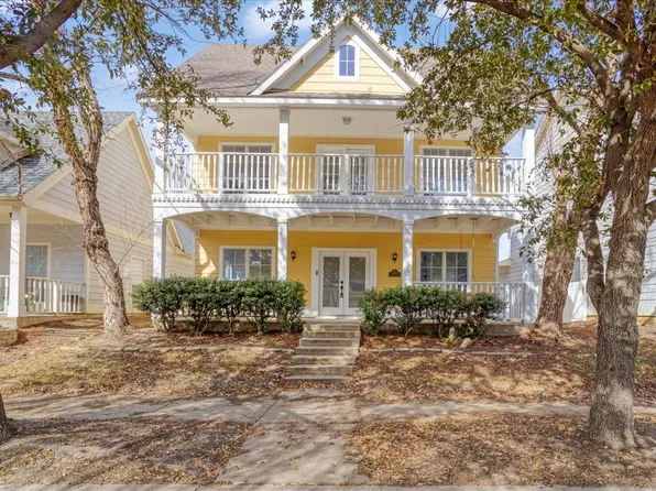 1805 Azalea Dr, Aubrey, TX 76227