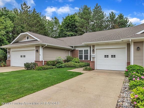 4th image of 832 Roaring Brook Cir #21