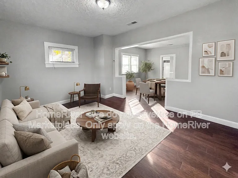 1621 E Kelly St — Photo 2